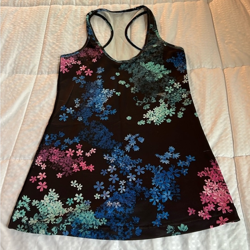 EUC Floral Lululemon tank Size 6